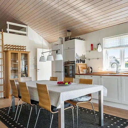 Cozy In With House Sea View Holiday home *